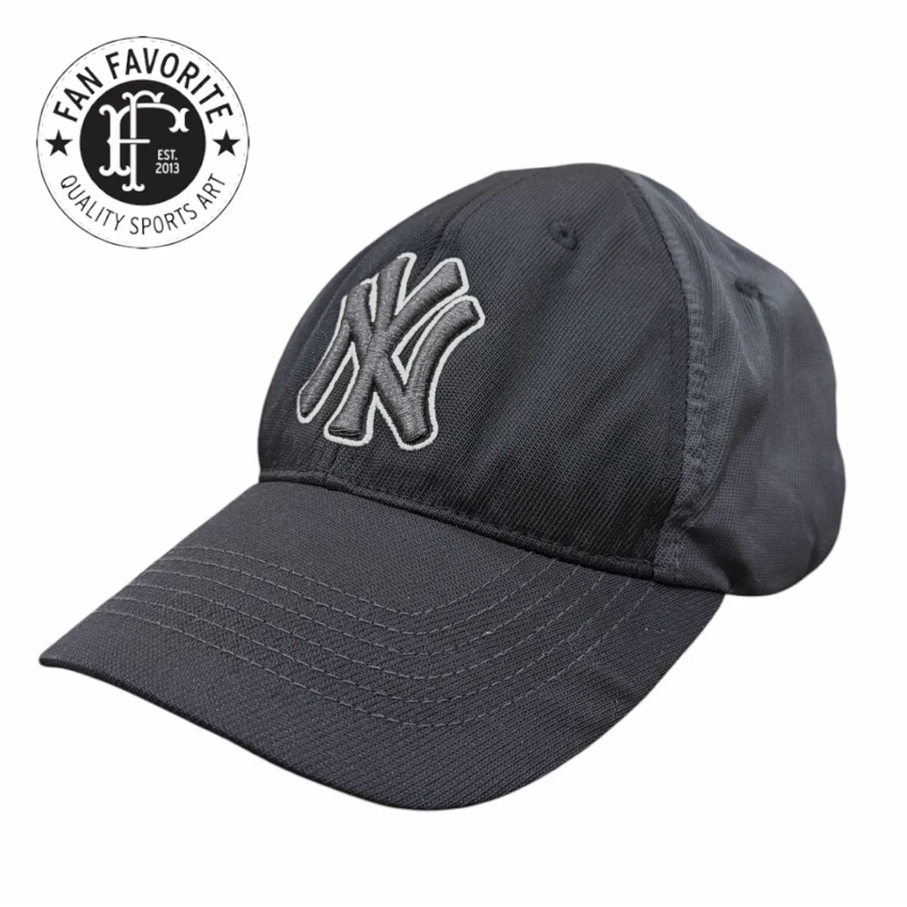 MLB Fan Favorite New York Yankees Black and Gray Adjustable‎ Hat